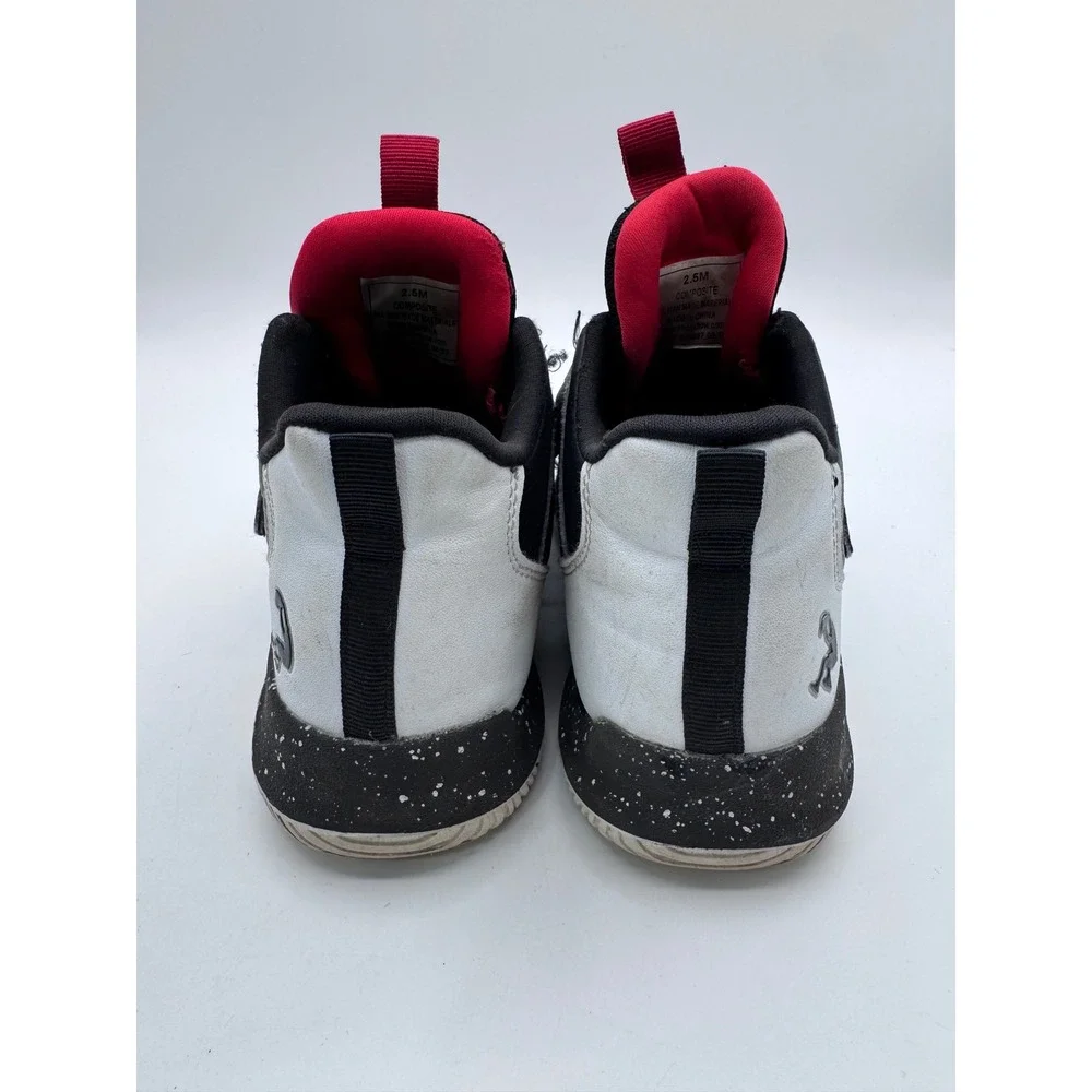 Shaq 2.5M Black Basketball Shoes Kids Mid Top Hook and‎ Loop Straps